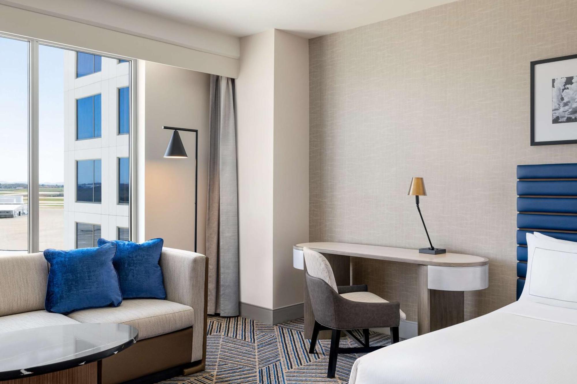 Hilton Bna Airport Terminal Hotel Nashville