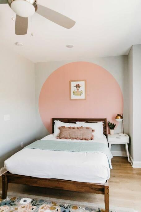 Designer~8 Mins 2 Broadway~balcony~sleeps 10~new * Nashville