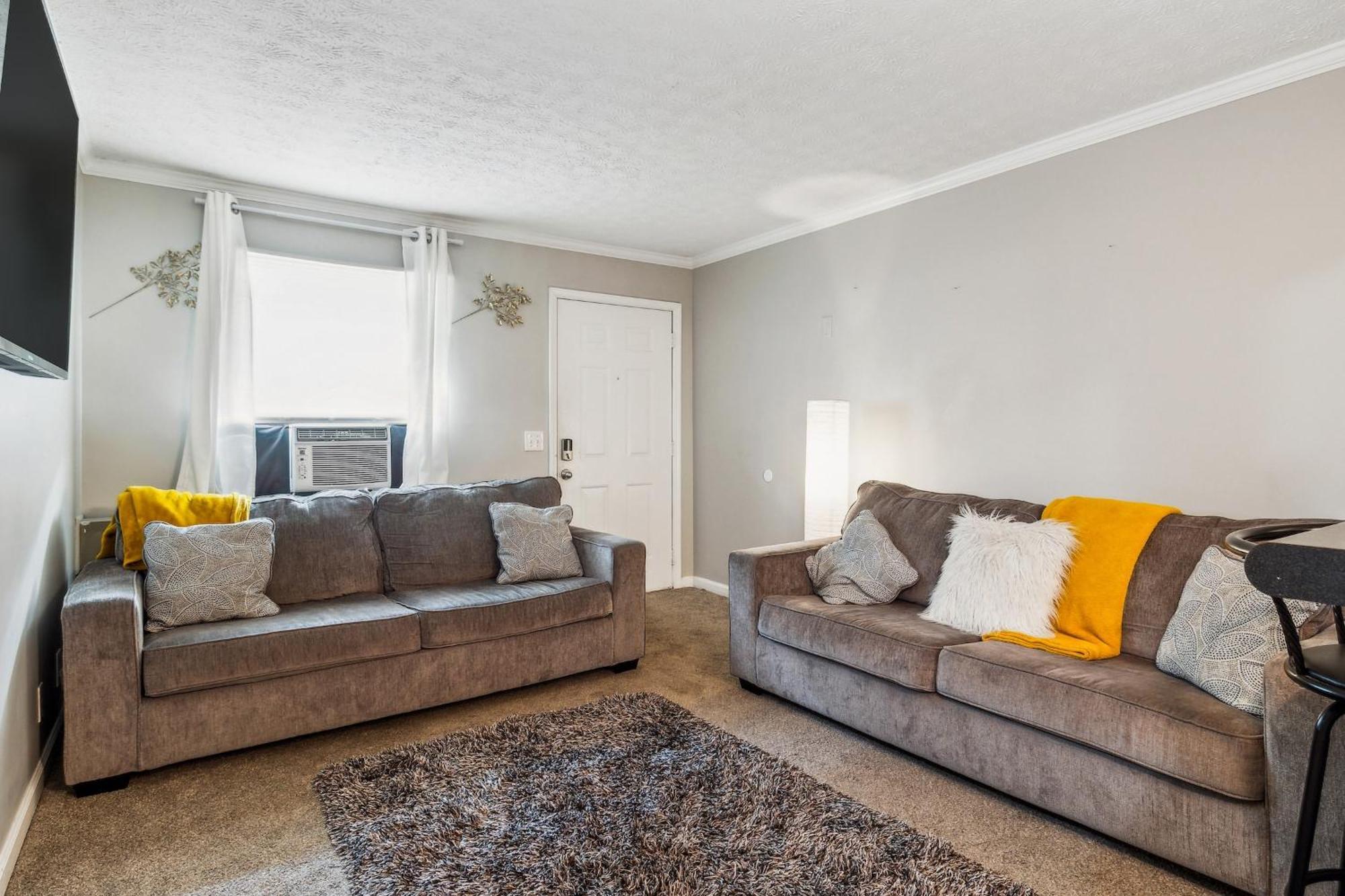 Cozy - Pets Welcome, Free Park Apartment