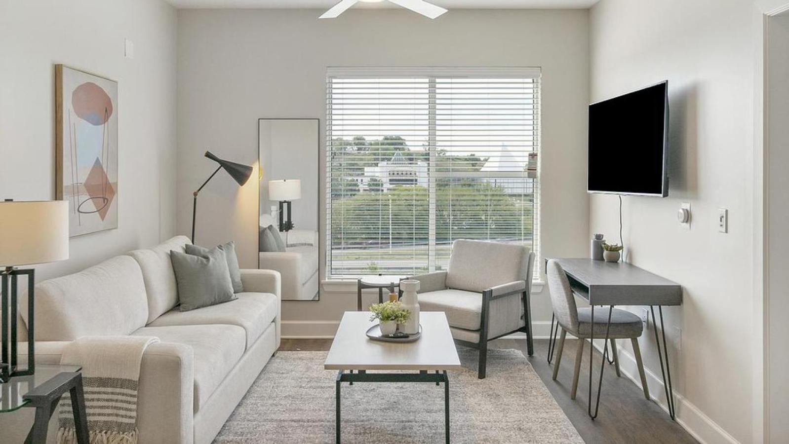 Apartment Landing Modern With Amazing Amenities