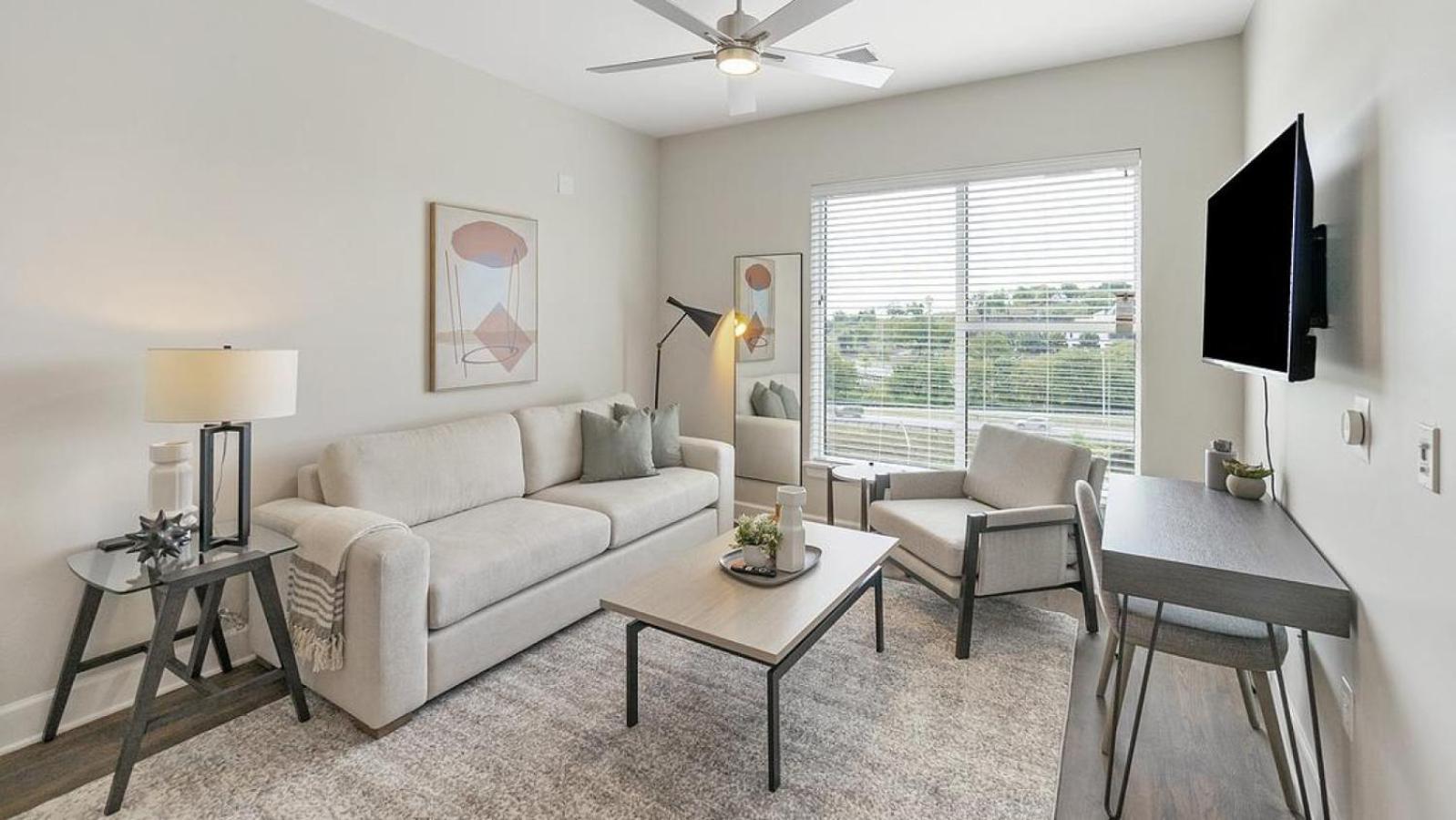 Landing Modern With Amazing Amenities