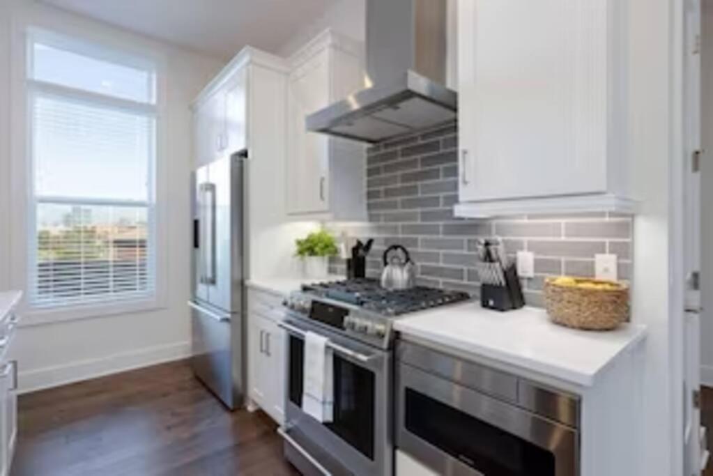 New And Luxurious By Downtown With Rooftop Deck! Holiday home *