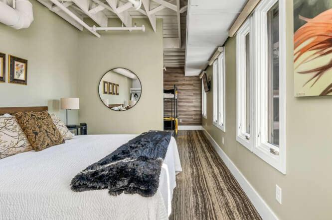 Skyline With Penthouse & Rooftop Deck 6br By Maddox * Nashville