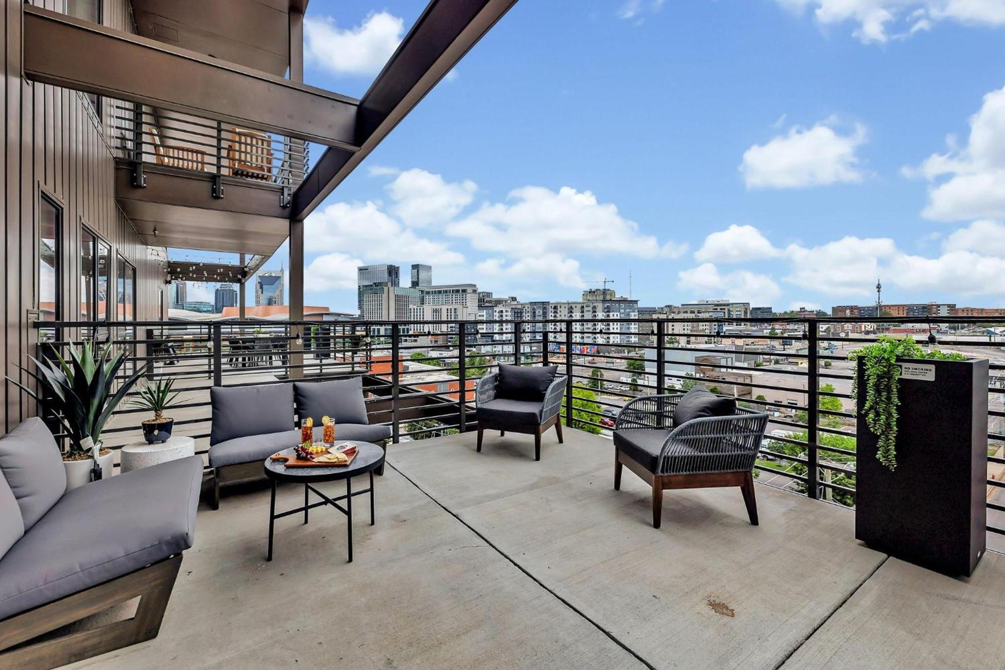 - 635 7th Ave S Unit 610 Nashville