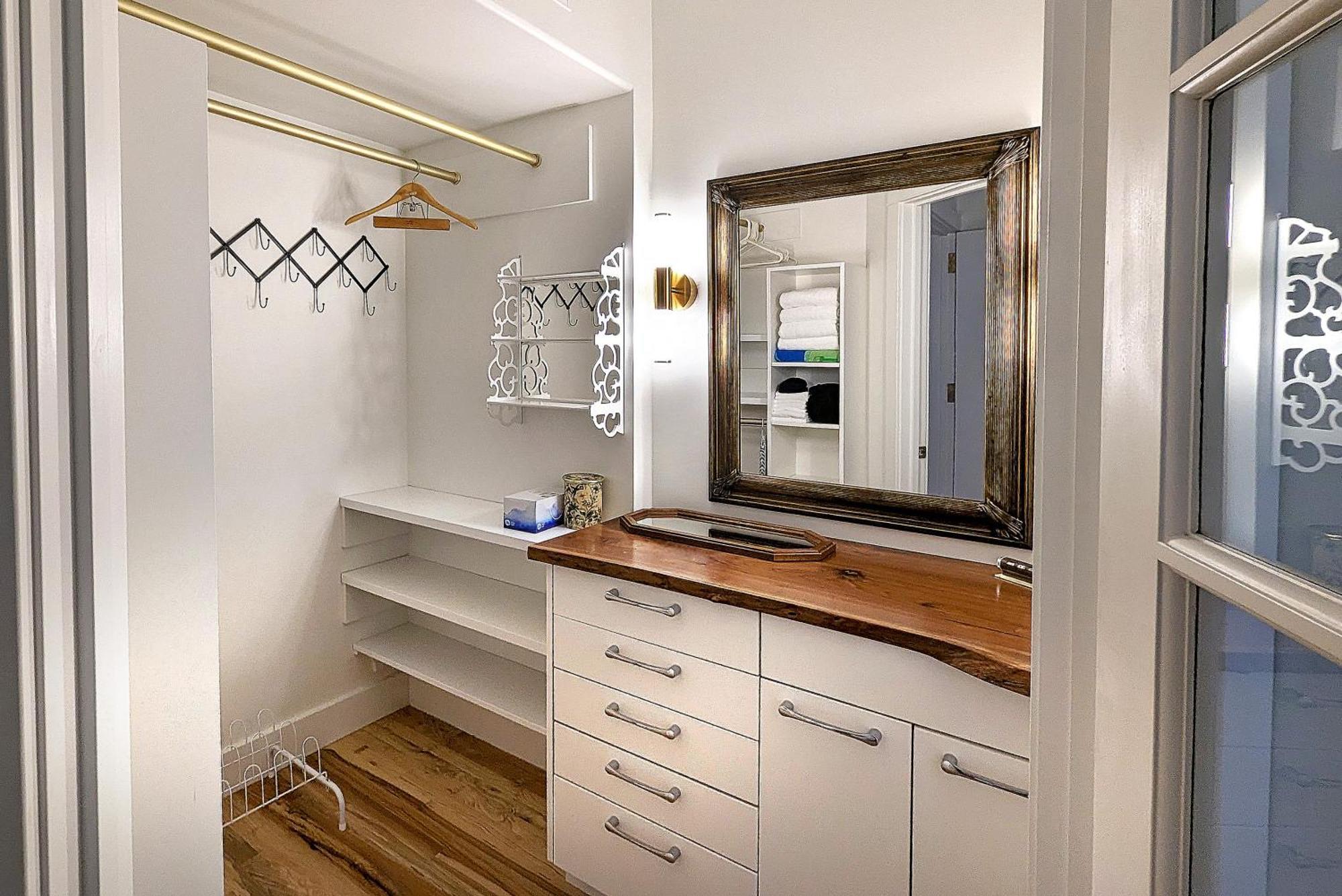 Westwood Shed In By Geodis Vanderbilt Belmont, 1 Accessible Apartment Nashville