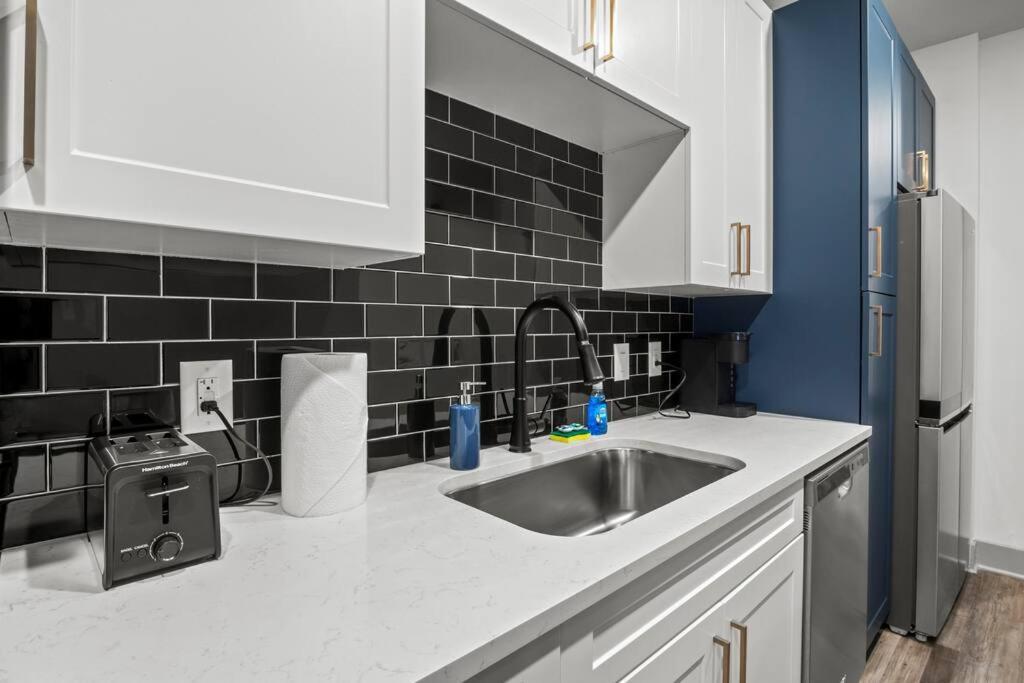 Luxury Apt, Min To Dt, Gym, Pool Apartment *