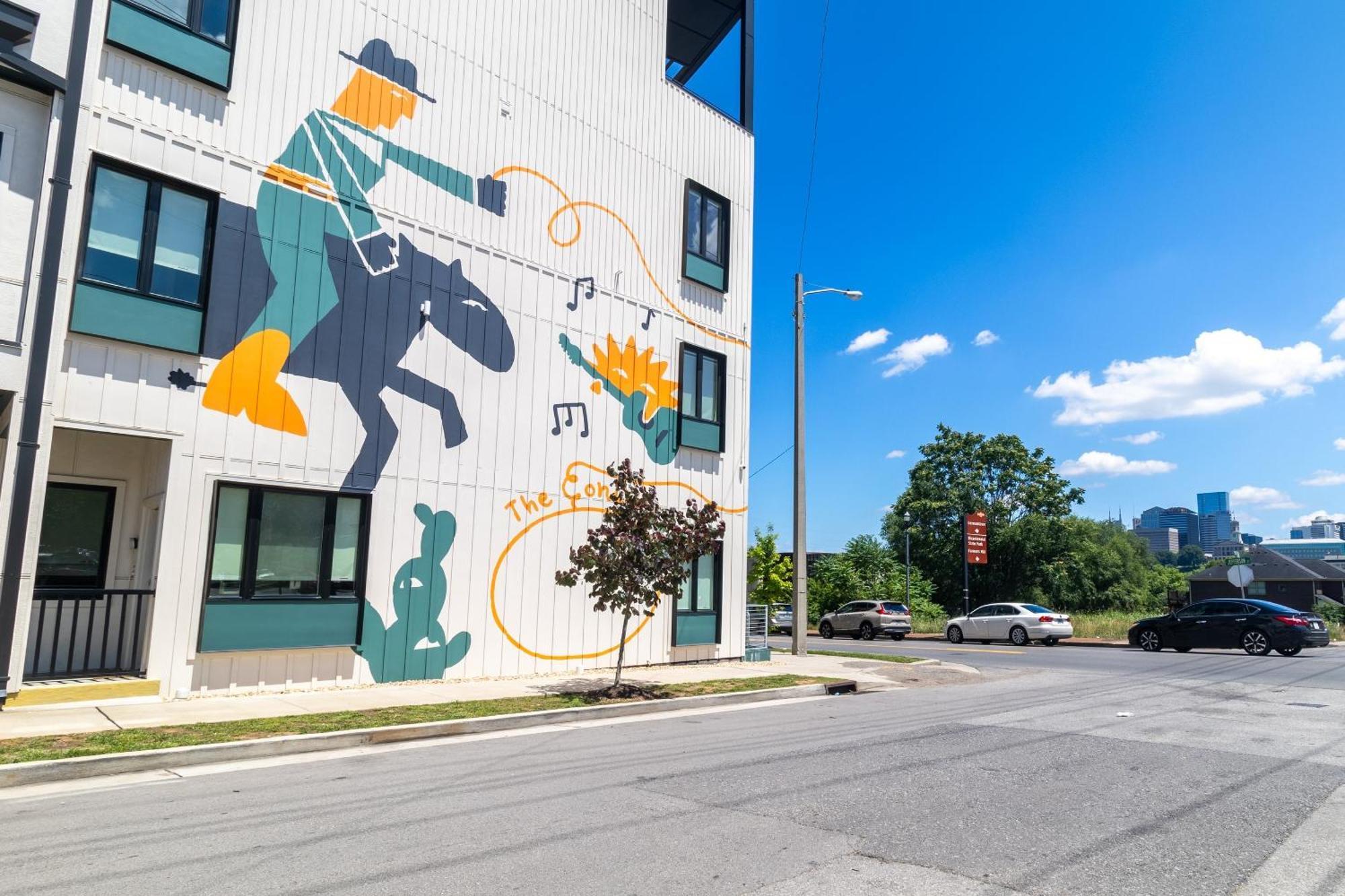 The Conway 5 Bedroom Buyout W Deck In Music City * Nashville