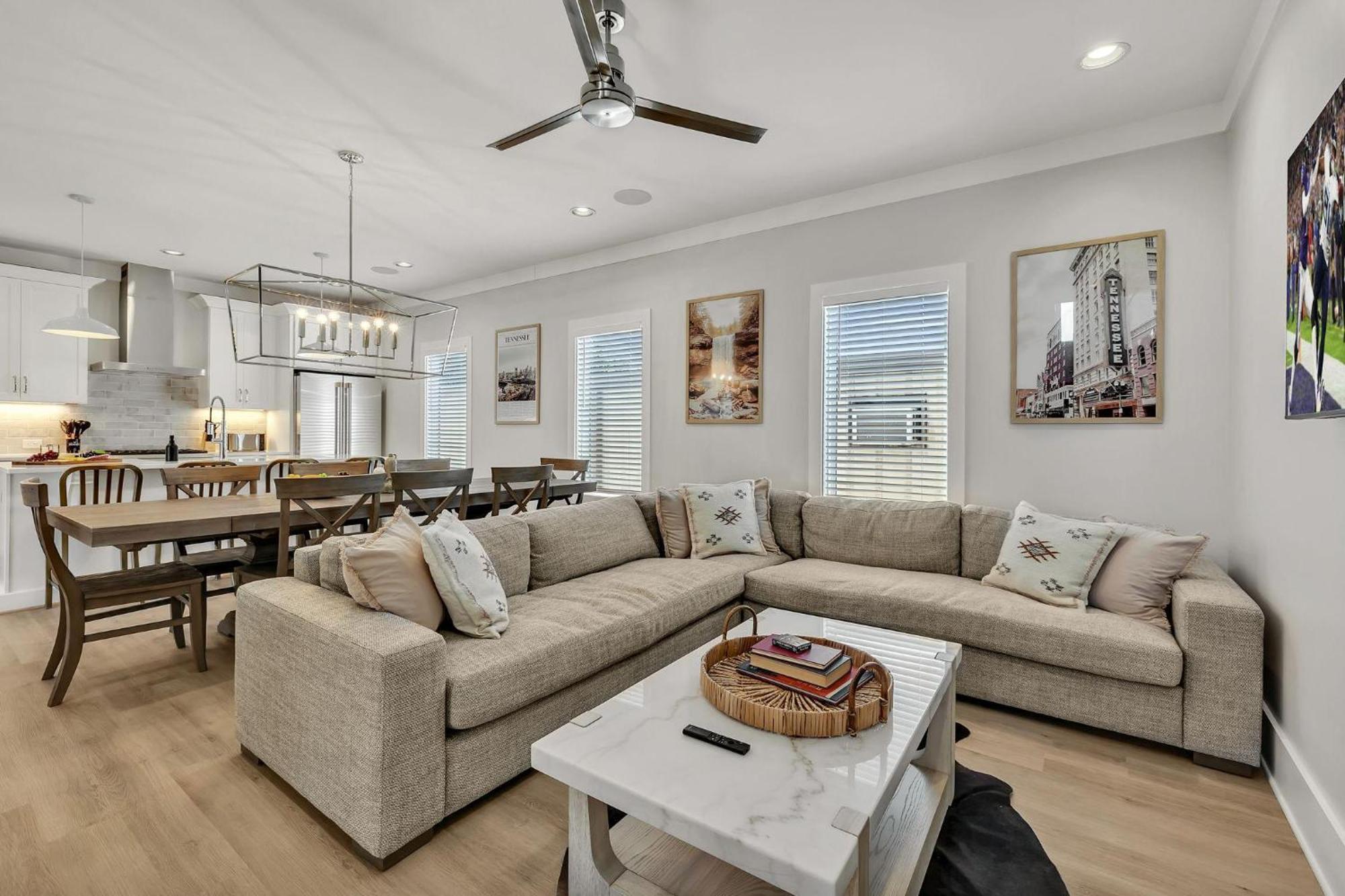 Holiday home Soprano - Private Rooftop - 8 Mins To Broadway