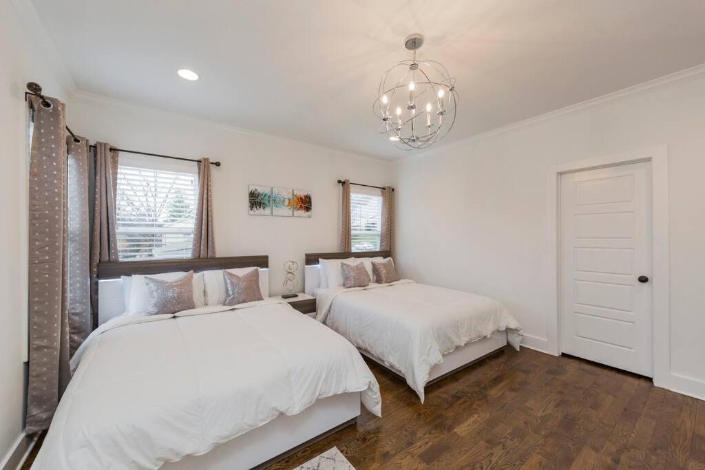 New Luxury Big House Near Gulch 4 King 4 Queen 2 Twin Holiday home