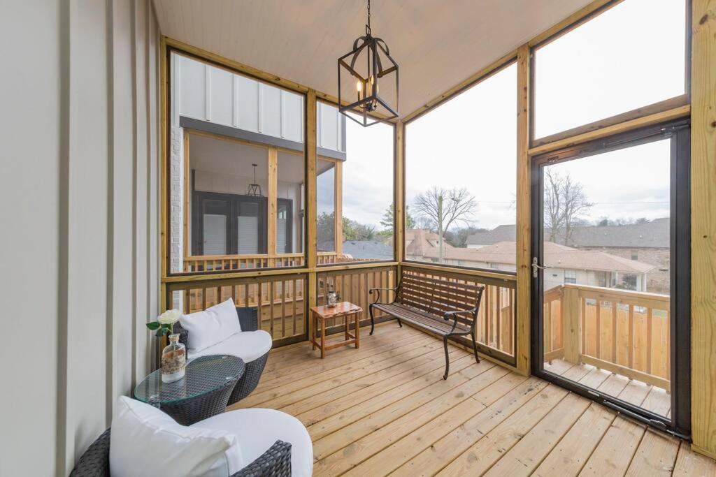 New Luxury Big House Near Gulch 4 King 4 Queen 2 Twin Holiday home
