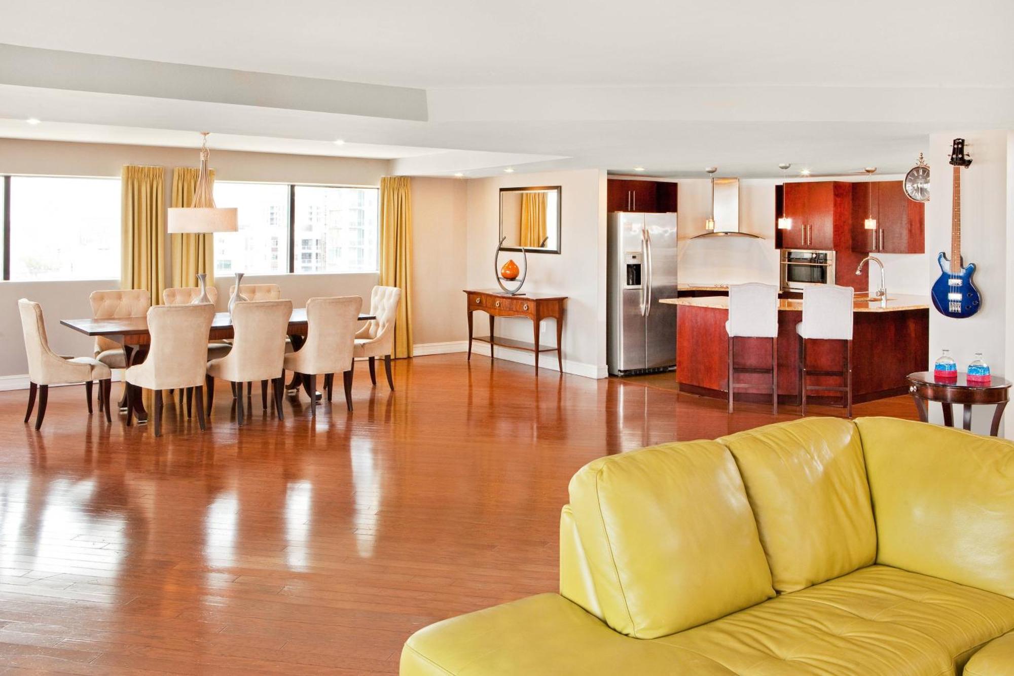 Aloft West End Hotel 3*