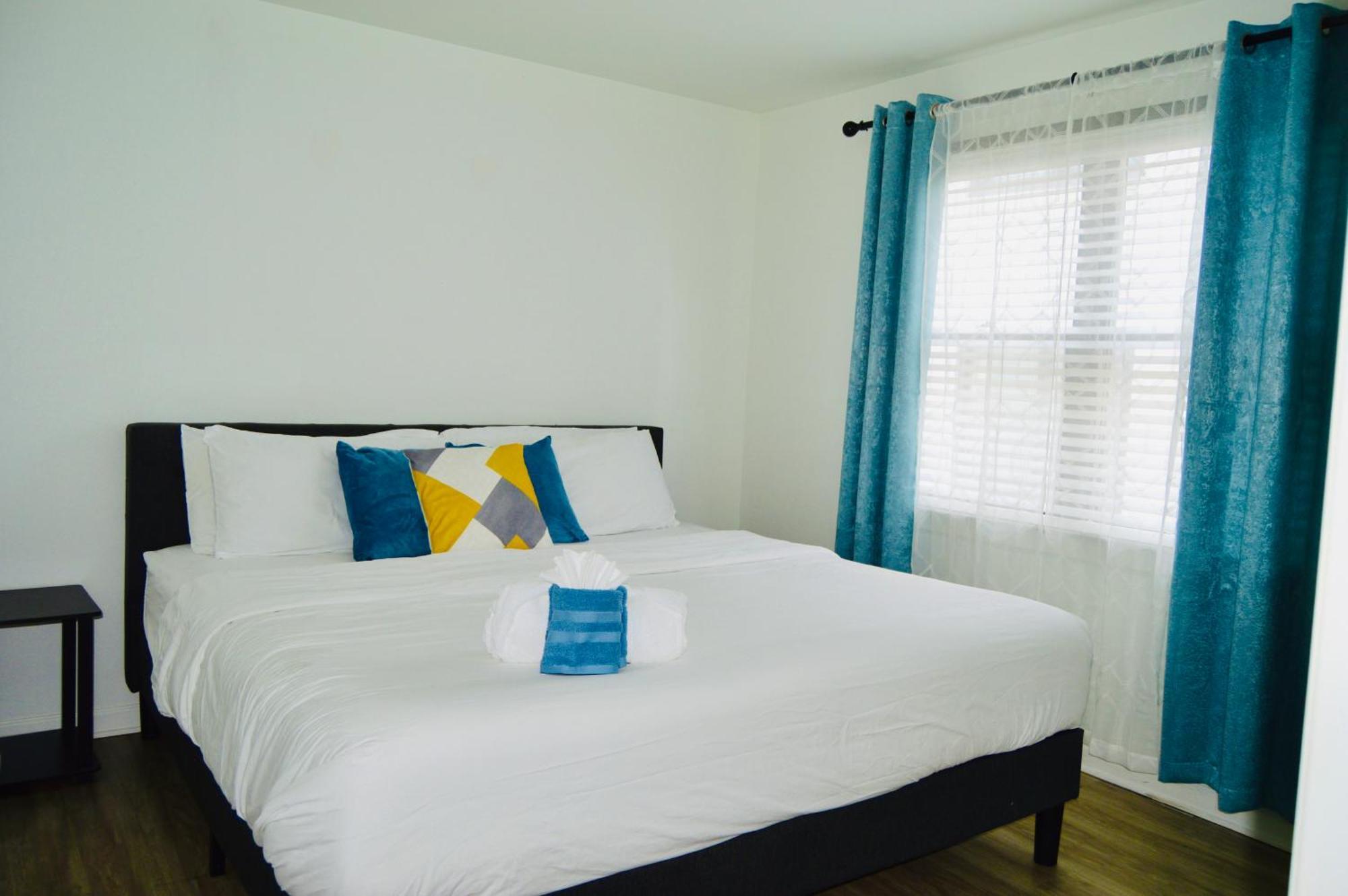 Apartment Beautiful Condo,minutes From Broadway Sleep 6! *