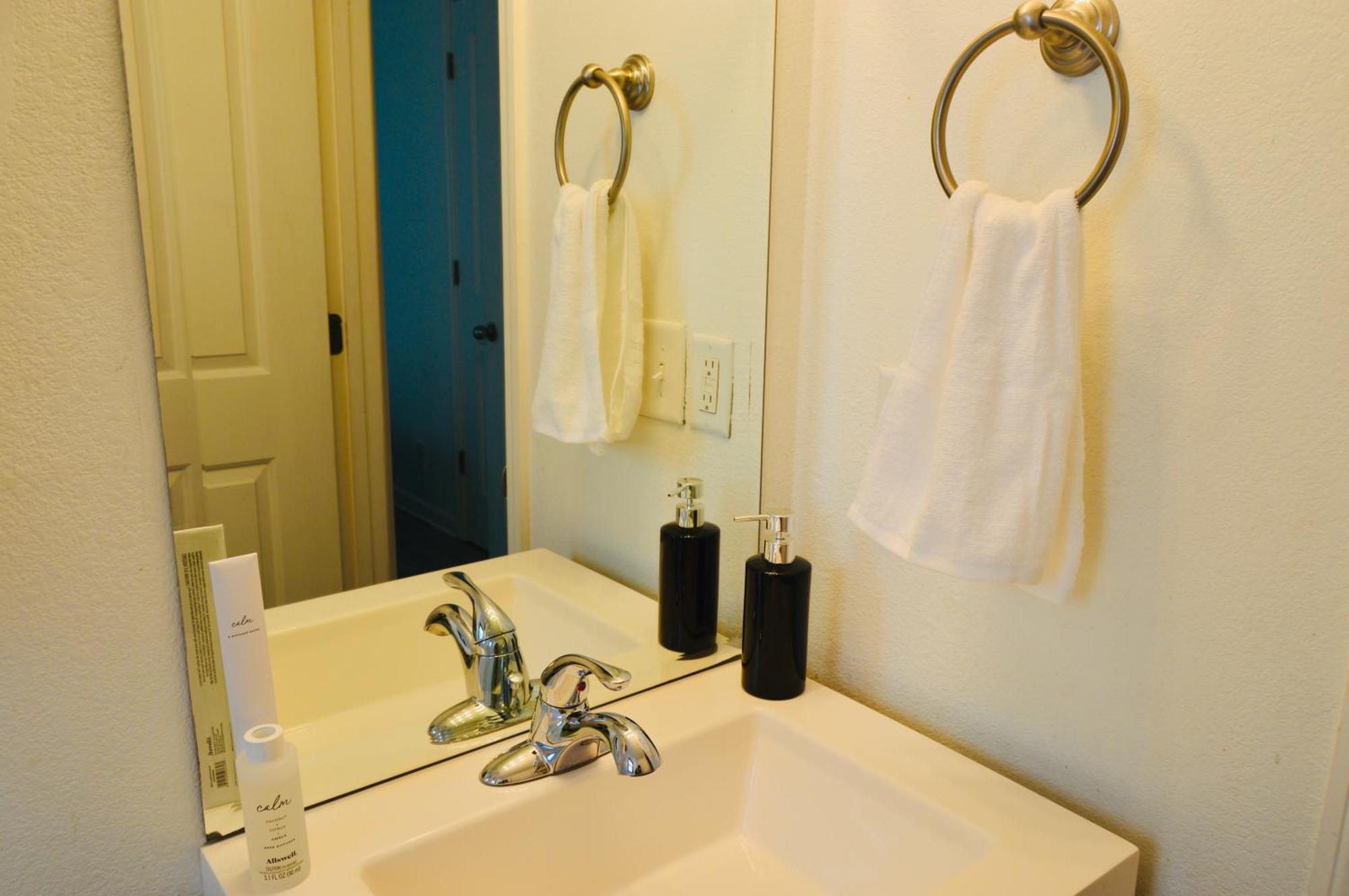 Beautiful Condo,minutes From Broadway Sleep 6! Nashville