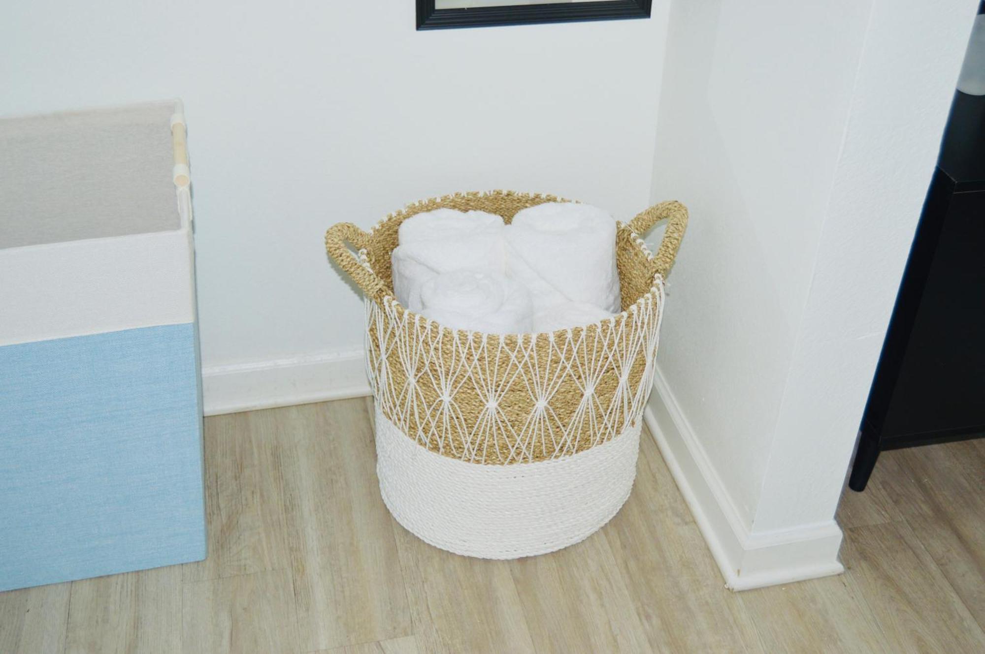 Beautiful Condo,minutes From Broadway Sleep 6! *
