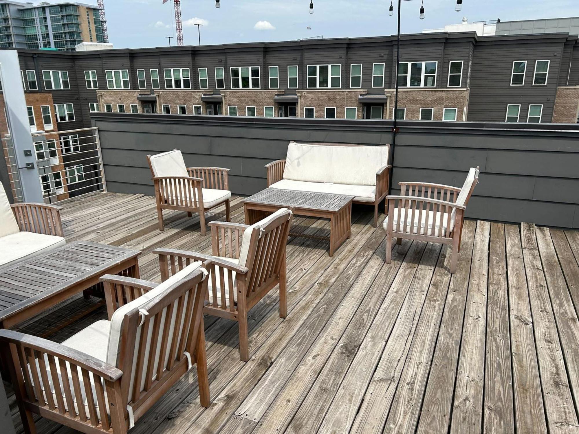 6 Bedroom Gulch Homes, Garages, Rooftops, Walk To Gulch 10 Mins To Broadway, 24 Hour Hospitality Team, Perfect For Groups Holiday home *