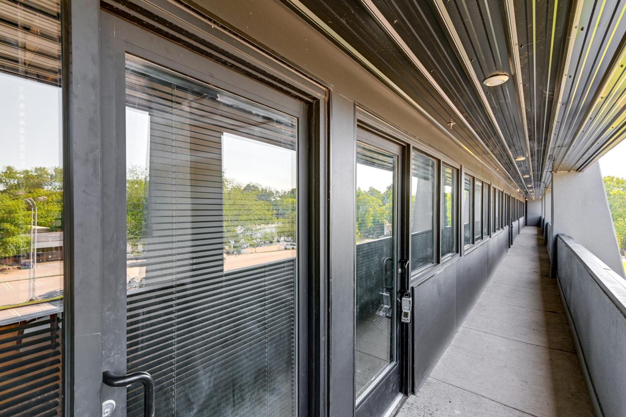 Modern 5 Mi To Downtown!