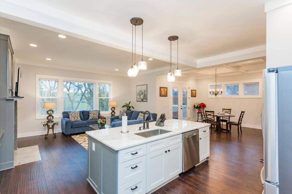 Modern Vacation Home III * Nashville