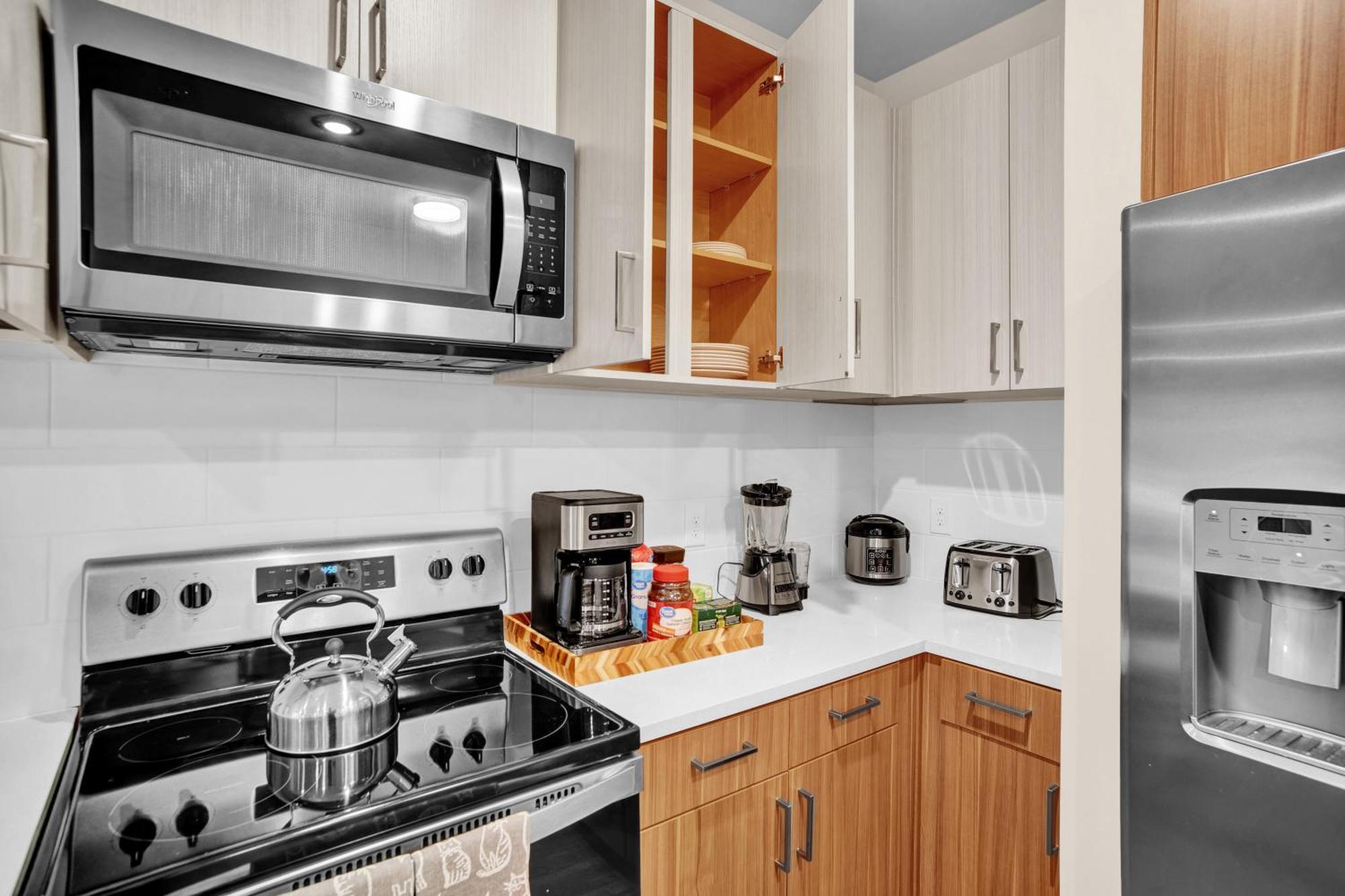 Spacious With Great Amenities Free Garage Parking