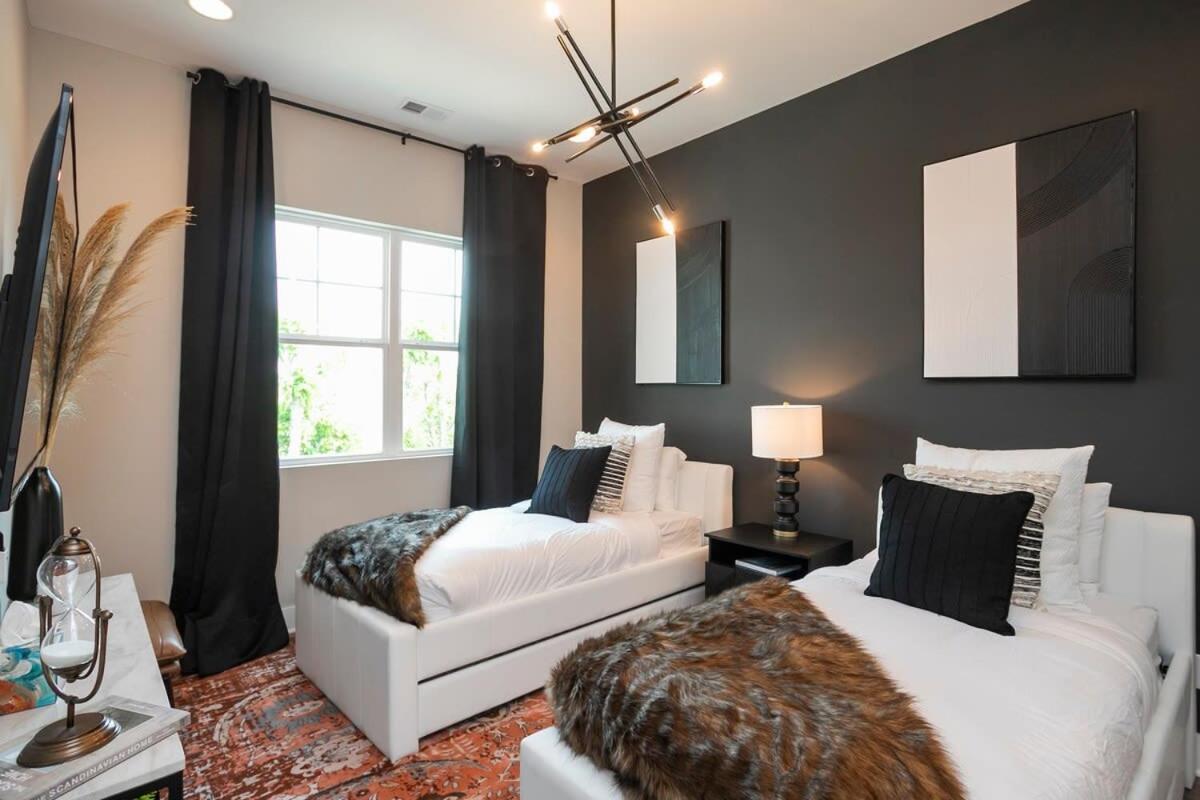 Rooftop Deck And Rec Minutes To Dwntn