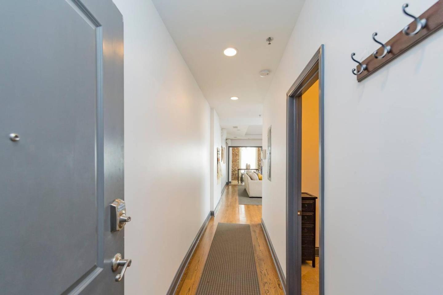 Spacious Penthouse On The Broadway Strip Apartment Nashville