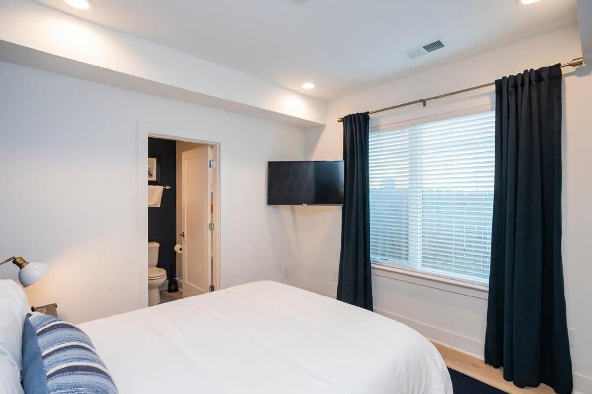 1 5 Miles To Broadway Rooftop Deck W Views Holiday home Nashville