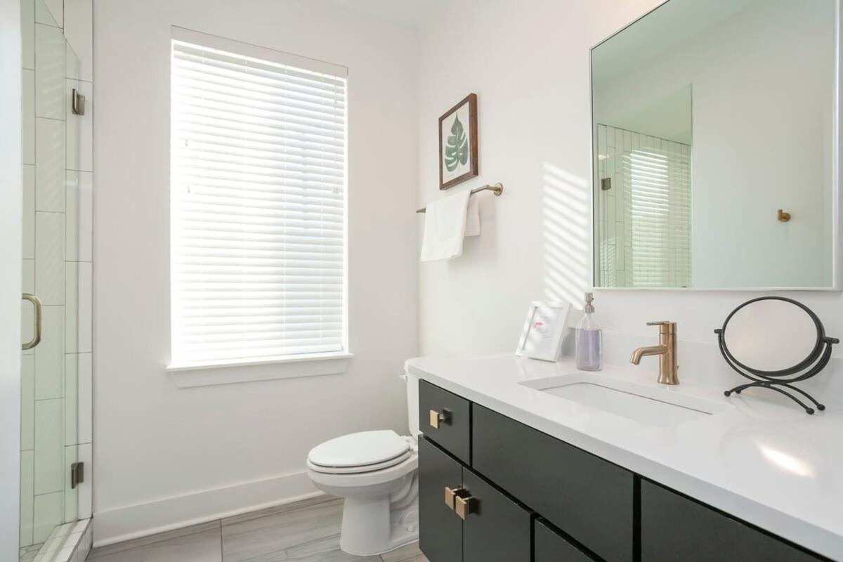 1 Mile To Downtown 4br 4ba W Rooftop Deck Holiday home Nashville