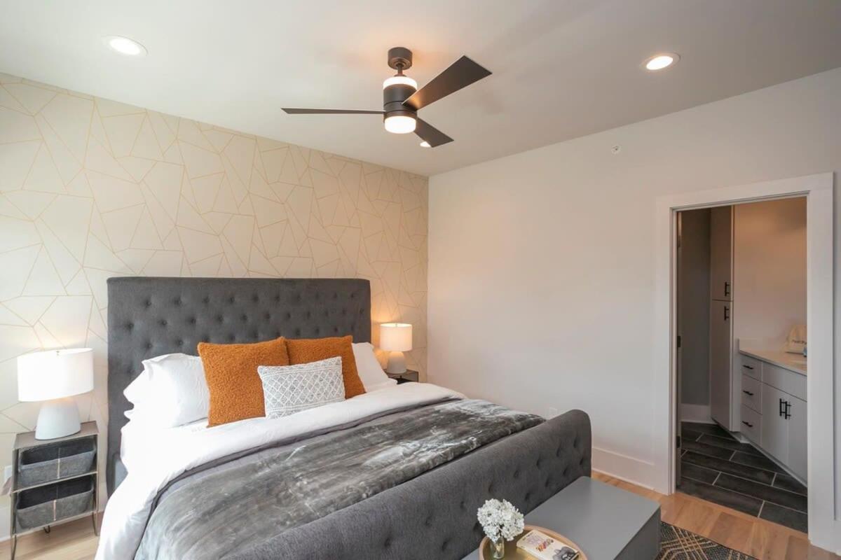 The Lemon Drop Walk To Cafes Shops & Vandy Holiday home