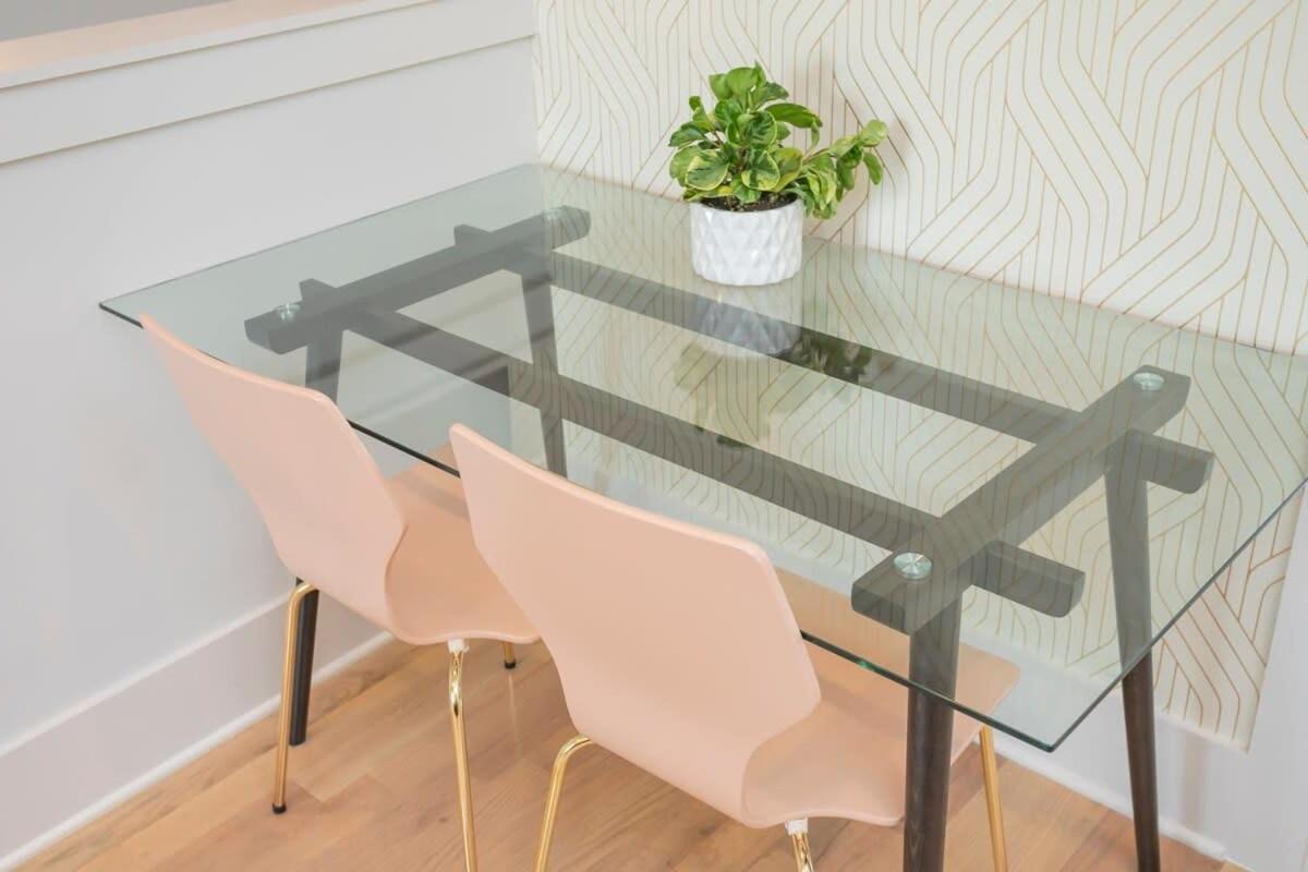 The Lemon Drop Walk To Cafes Shops & Vandy Holiday home *