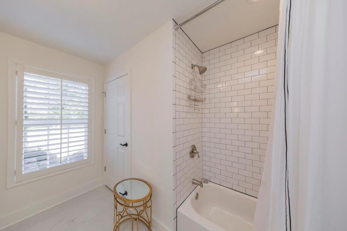 Enchanting Retreat 15 Minutes To Holiday home *