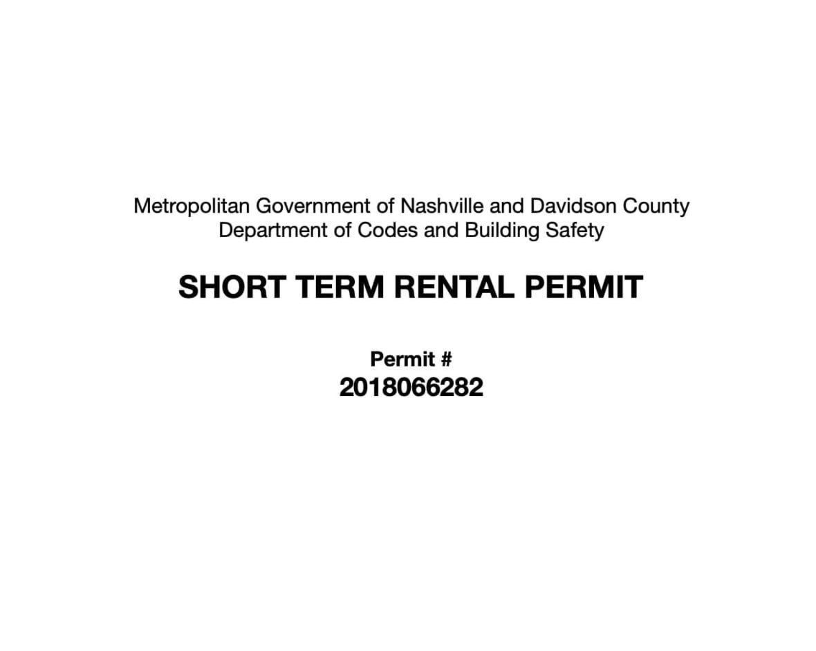 2 5 Miles To Dwntn 3 King Beds - Garage Parking Holiday home *