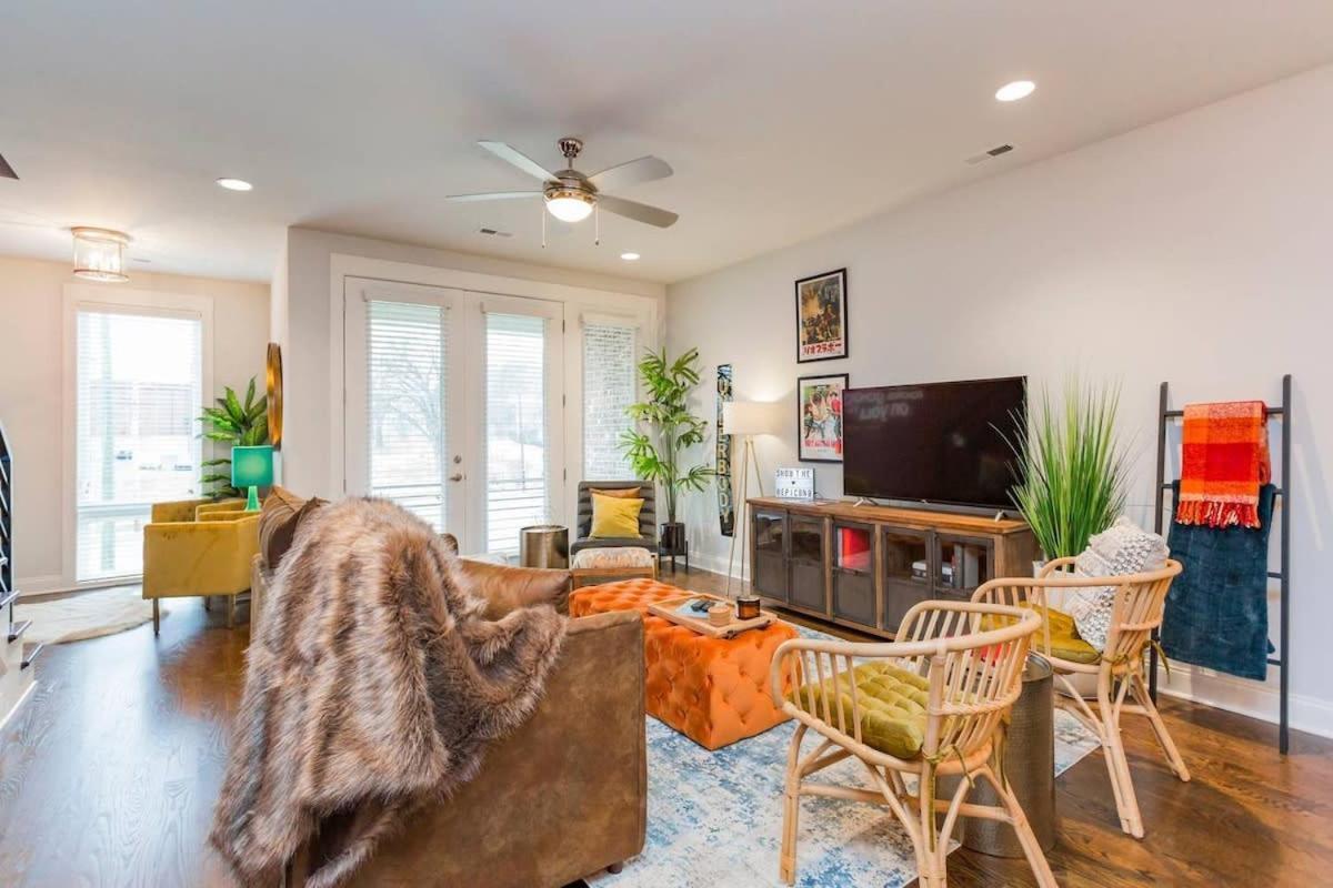 2 5 Miles To Dwntn 3 King Beds - Garage Parking *