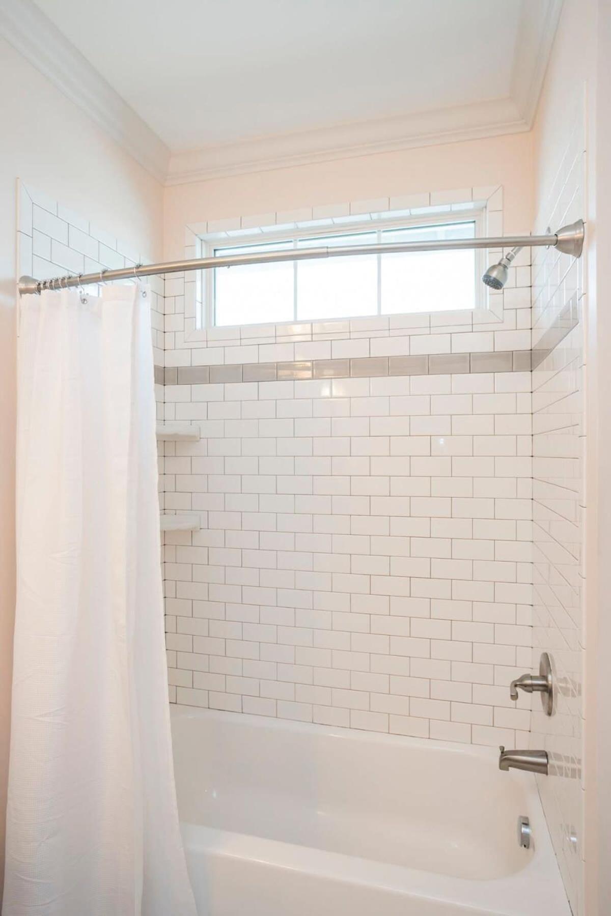 Holiday home July Discount! Close To Downtown, Yard *