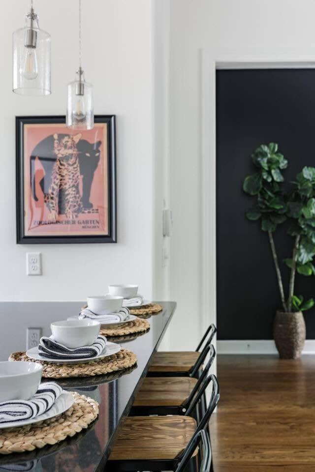 Holiday home Relax Into Urban Chic At A Textured East