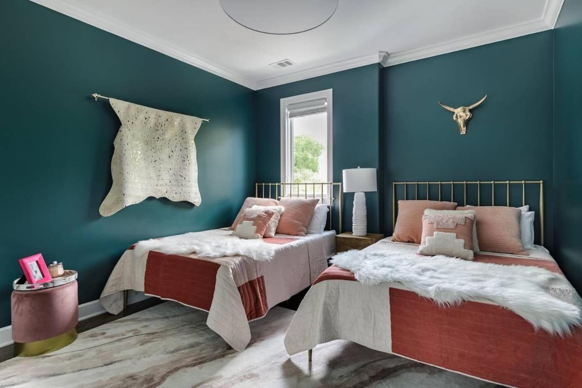 Relax Into Urban Chic At A Textured East
