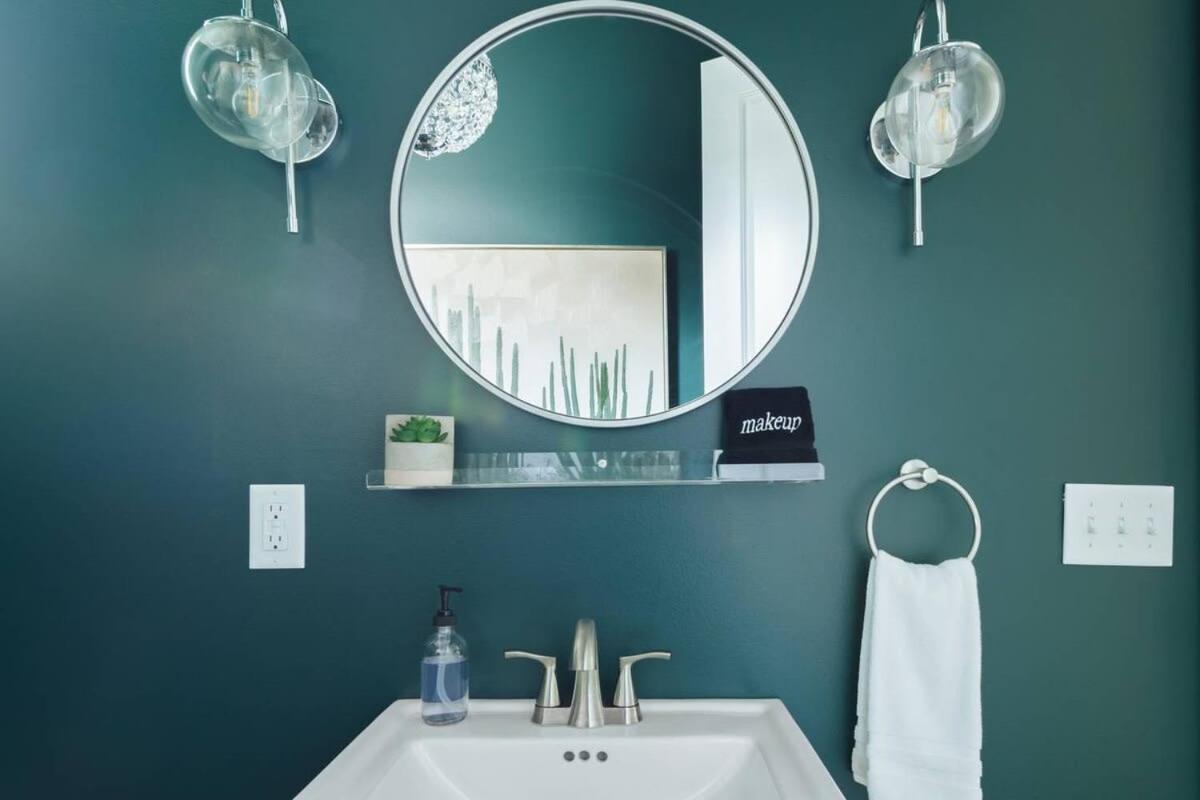 Holiday home Relax Into Urban Chic At A Textured East *