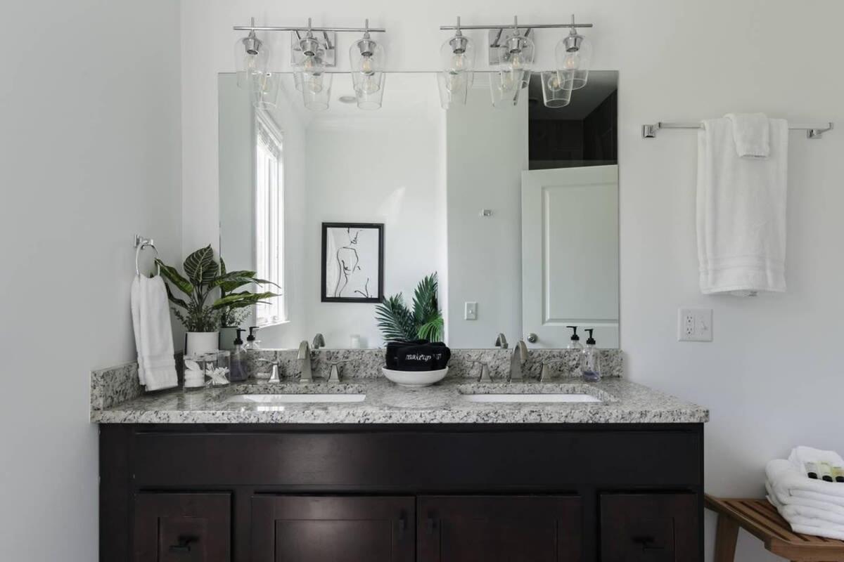 Holiday home Relax Into Urban Chic At A Textured East *