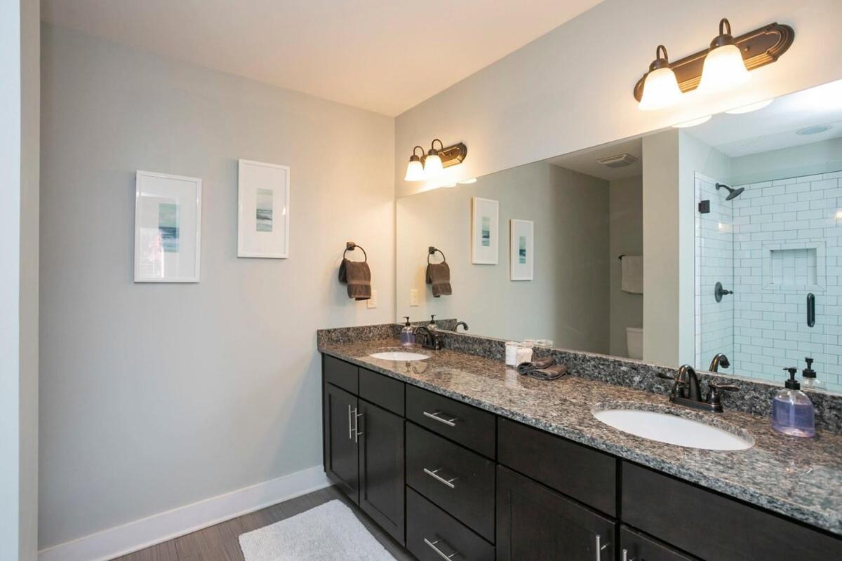 Relaxing 2 Bd 2 5 Ba Base Nashville