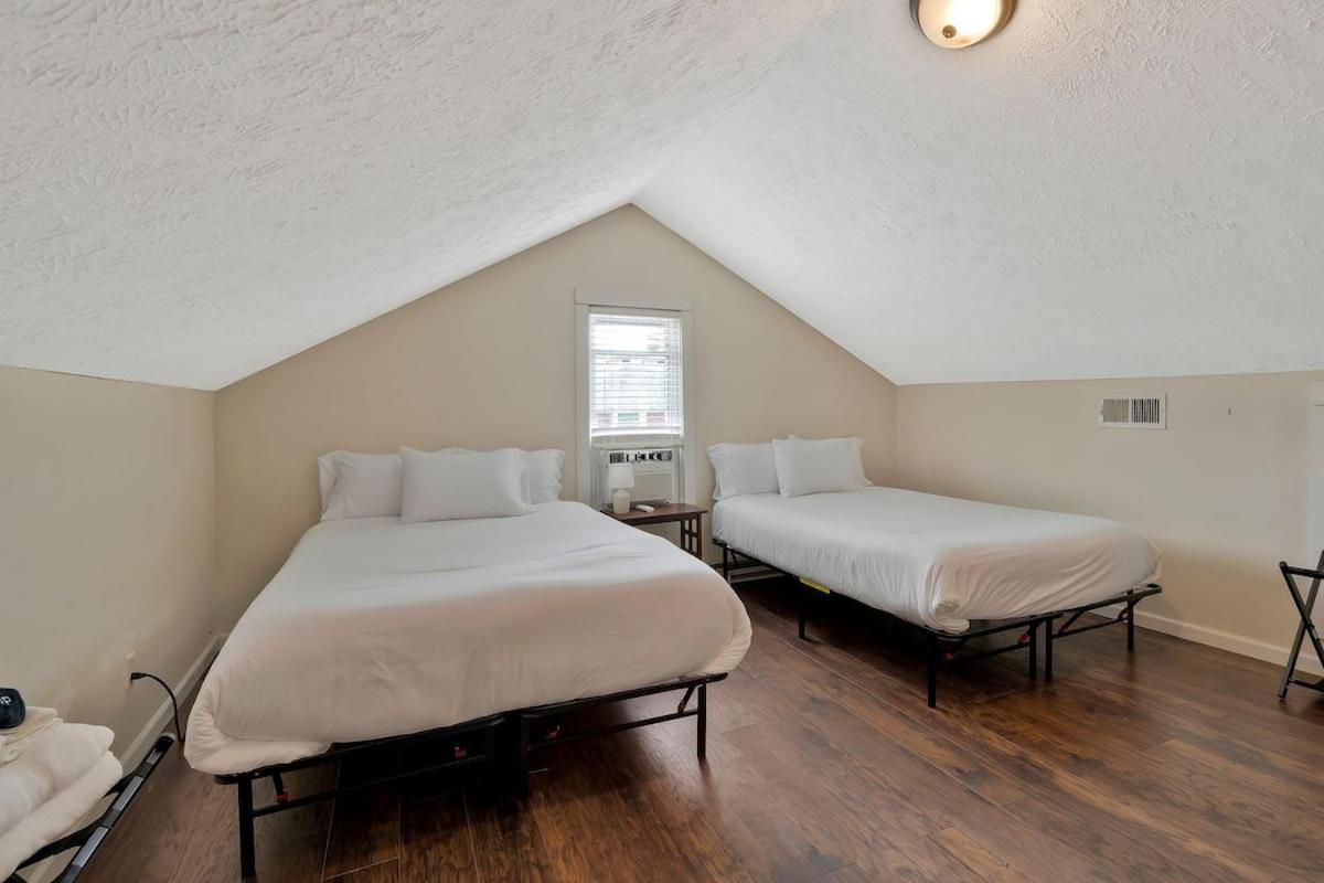 Spacious 3 Bedroom 3 Miles To Dt Holiday home *