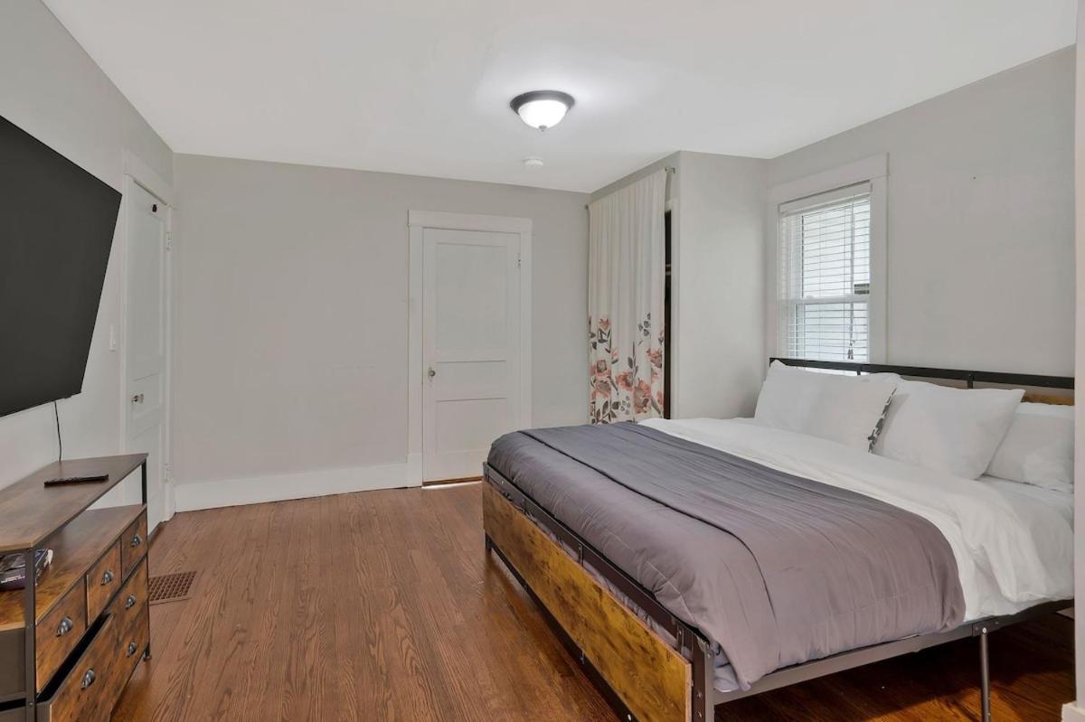 Spacious 3 Bedroom 3 Miles To Dt