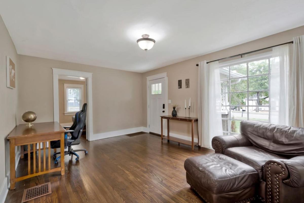 Spacious 3 Bedroom 3 Miles To Dt *