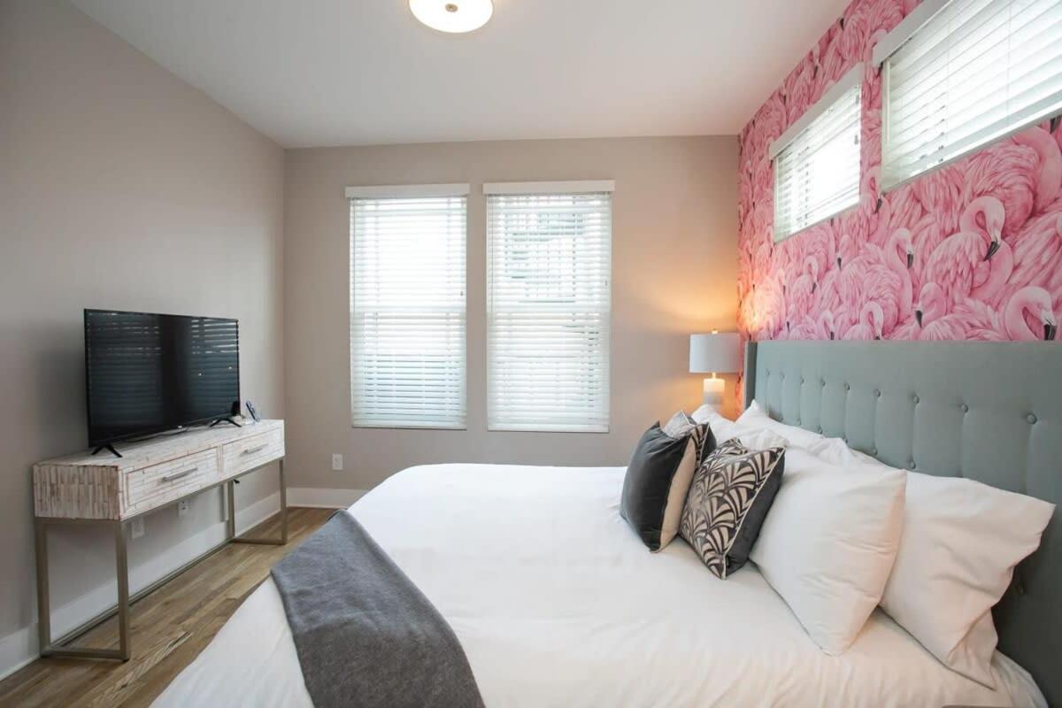 2 Miles To Broadway W Rooftop Deck Grill & Garage * Nashville