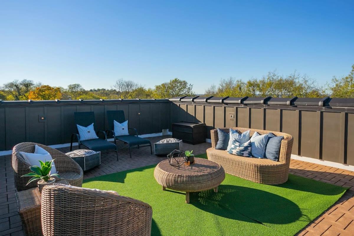 2 Miles To Broadway W Rooftop Deck Grill & Garage * Nashville