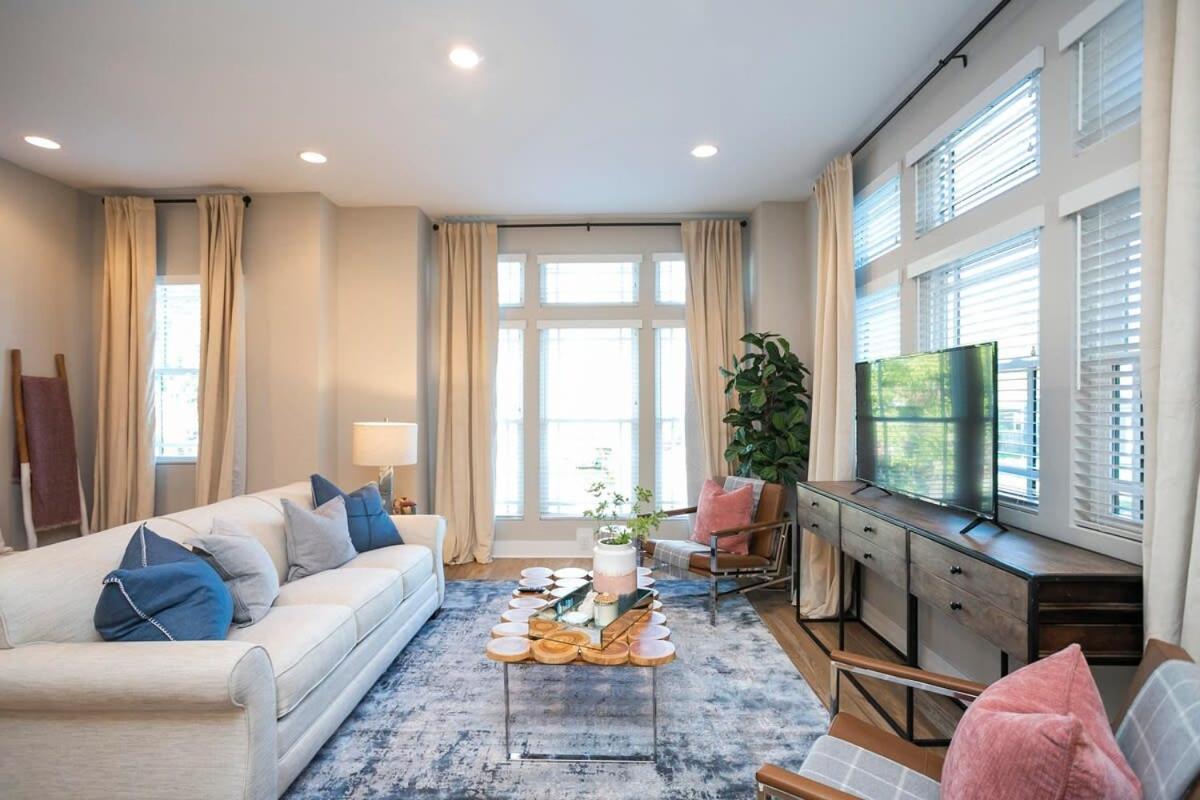 2 Miles To Broadway W Rooftop Deck Grill & Garage Holiday home