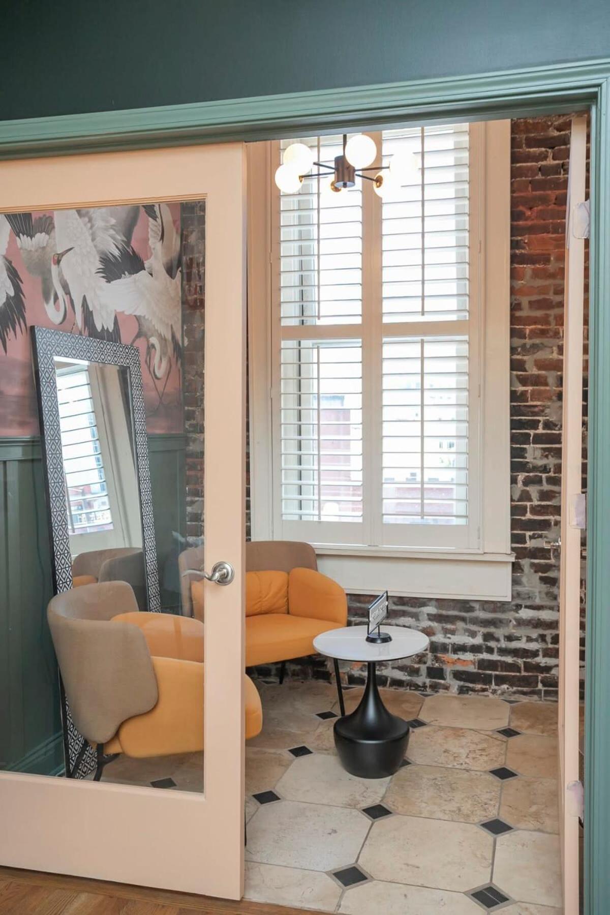 Holiday home Broadway Penthouse Above Live Music & Bars *