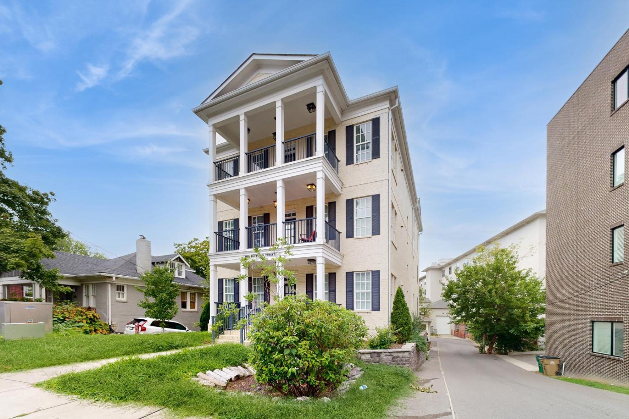 Belle 201 At Vanderbilt / West End * Nashville