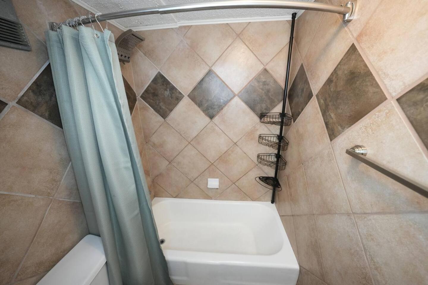 Apartment Traveling Nurses And Professionals Parking Included Pet Friendly Downtown