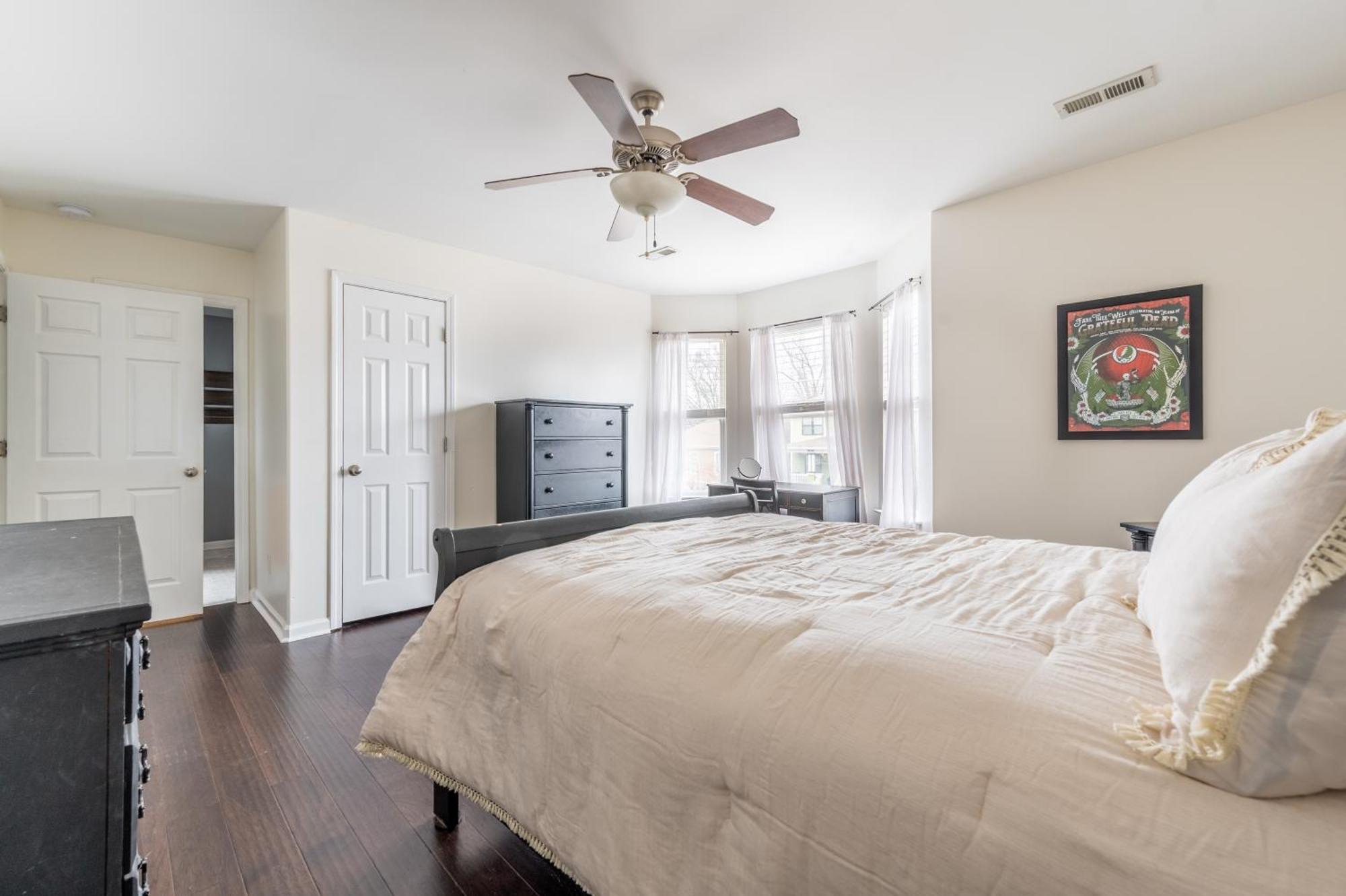 Cozy Remodeled House With Views - Prime Location