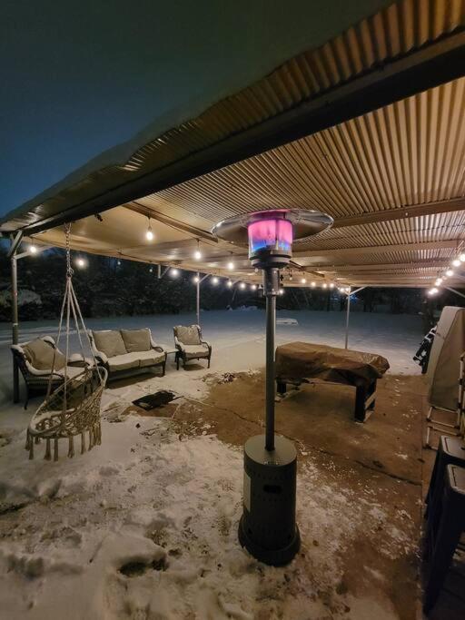 East Retreat, Outdoor Oasis, Sleeps 12, Four Bedrooms Holiday home Nashville