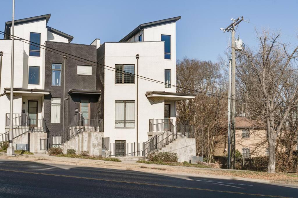 Rooftop Fun, Walk To The Gulch And 12th S Near Broadway Holiday home *