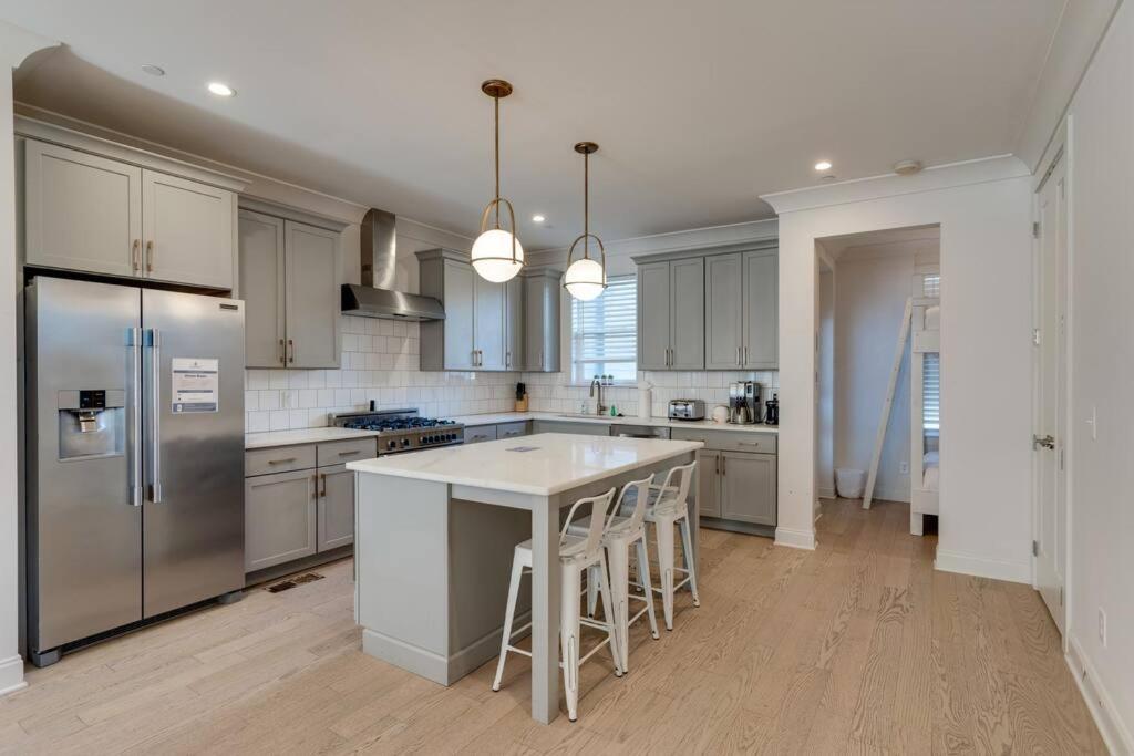 Rooftop Fun, Walk To The Gulch And 12th S Near Broadway Holiday home Nashville